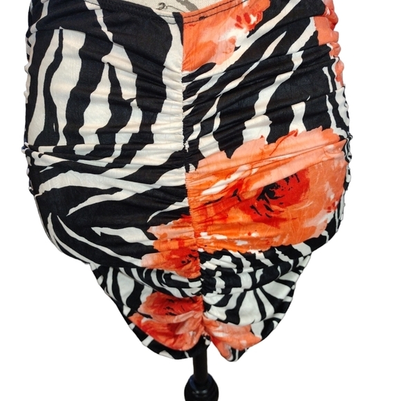 Floral Halter Dress - Picture 5 of 7